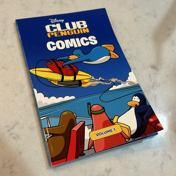 BOGO Club Penguin Comics Volume 1 Disney 2009 book - Picture 5 of 6